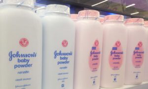 J&J paga más de $100 millones
