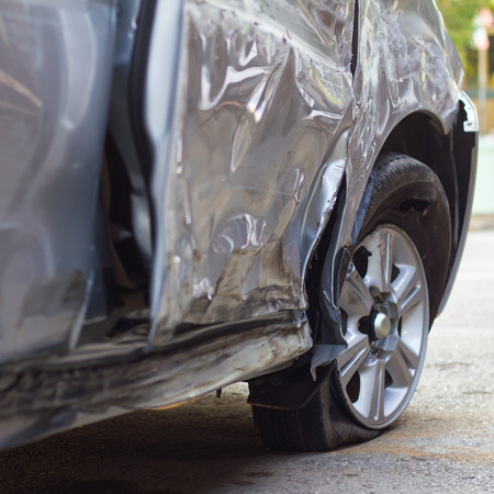 El nivel de daño a su automóvil no indica la gravedad de sus lesiones.