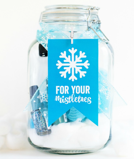 ¡Este año, invierta menos dinero y más tiempo y preocúpese por un regalo de Navidad considerado que seguramente hará sonreír a cualquiera!