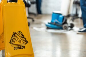 Con Un Alto Número De Accidentes Por Resbalones Y Caídas, Es Sorprendente Saber Que Muchos Incidentes No Se Informan.