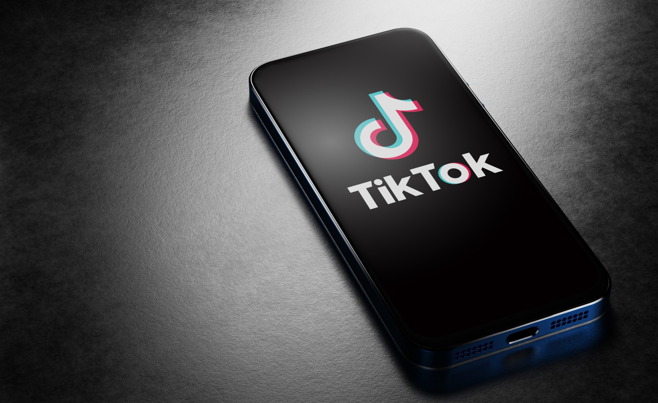 TikTok anunció que comenzaría a implementar límites de tiempo de pantalla para usuarios menores de 18 años. ¿Será bien para la salud mental?