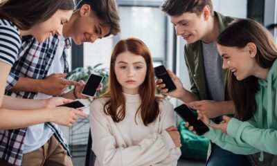 En Esta Breve Guía, Analizaremos Cuatro Formas En Las Que Puede Proteger A Su Adolescente Mientras Usa Las Redes Sociales.