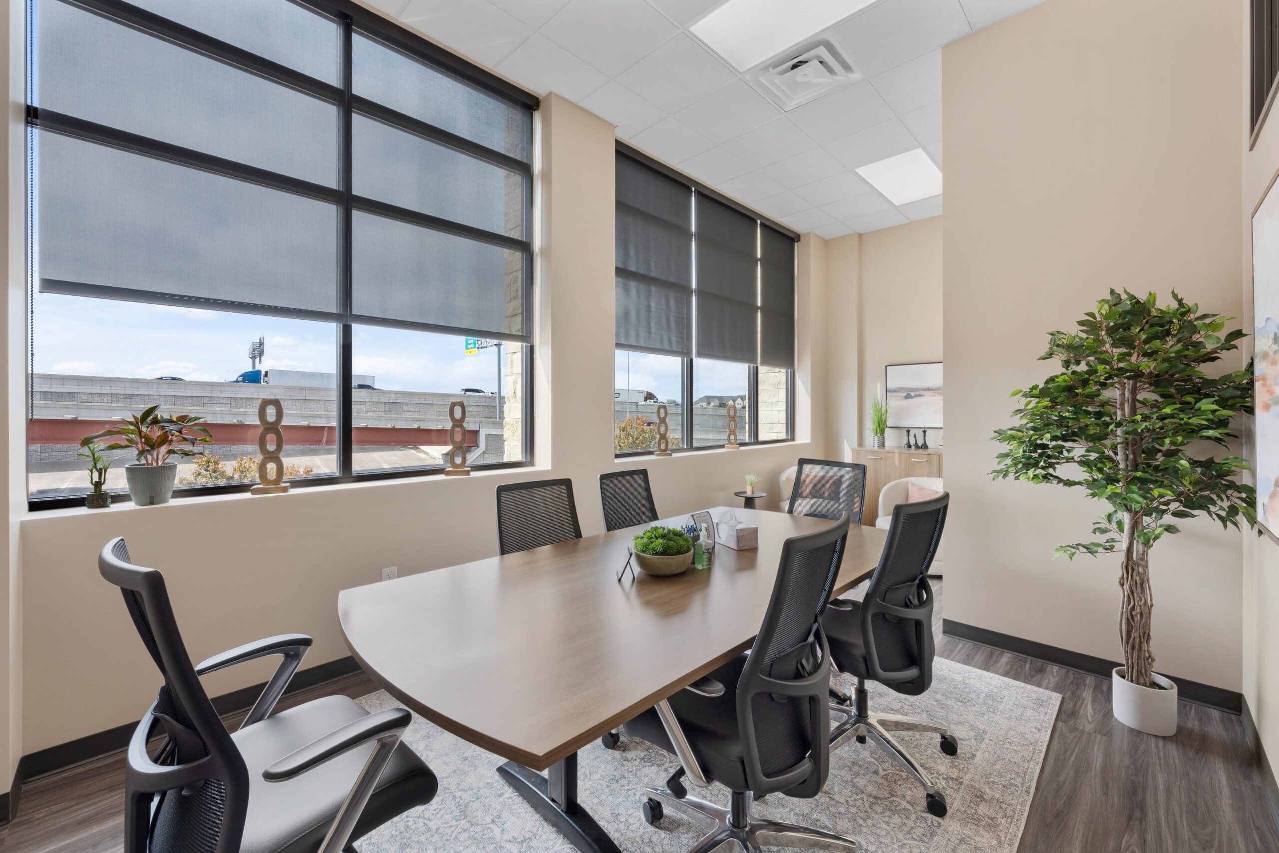 Sala de conferencias de Nueva oficina de The Carlson Law Firm en Round Rock 2025