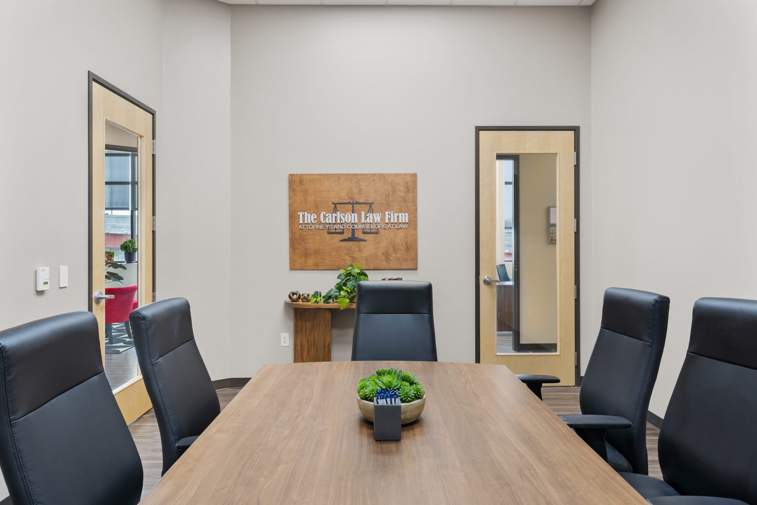 Nueva oficina de The Carlson Law Firm en Round Rock 2025