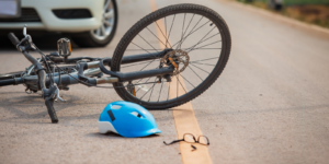 ¿Qué puedo hacer para que mis hijos estén más seguros en su bicicleta?