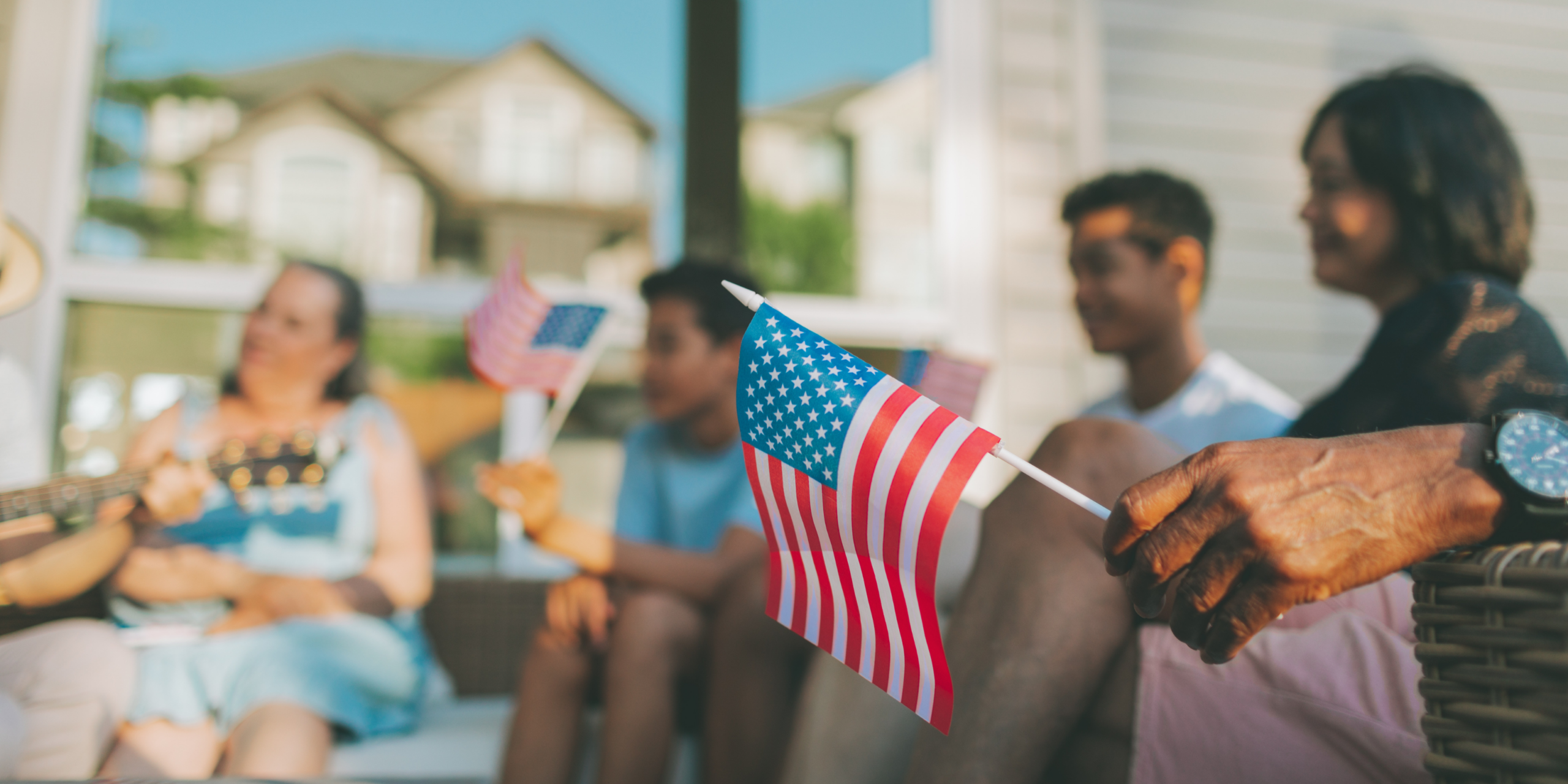 Consejos de seguridad del 4 de julio para pasarla bien en familia el cuatro de julio, dia de la independencia de Estados Unidos