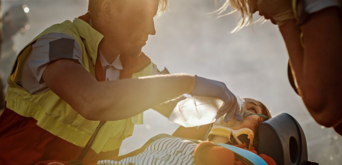Los pasajeros en los asientos traseros de los vehículos pueden sufrir lesiones que les cambien la vida por el fallo de el respaldo del asiento delantero.