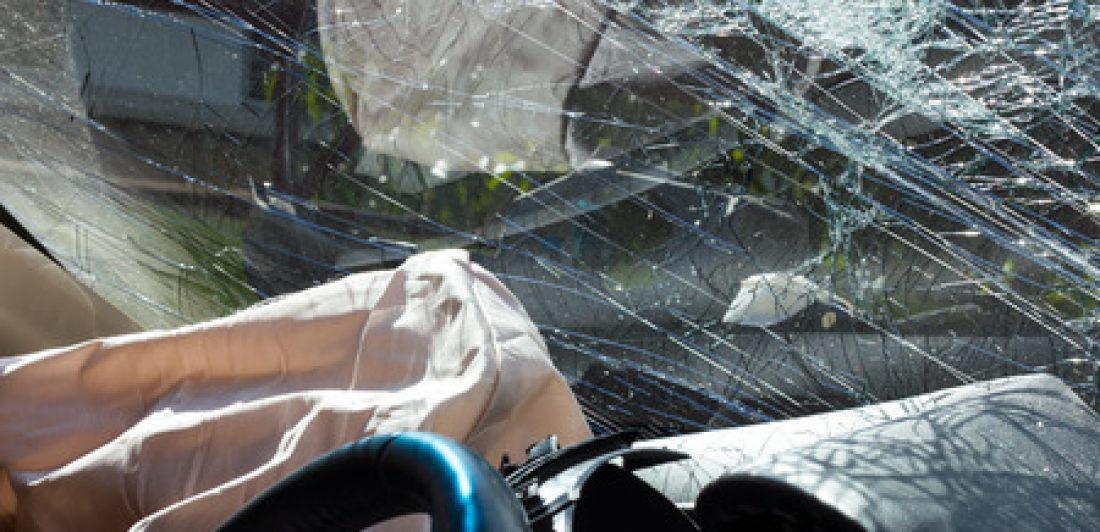 48071232_s pieza de auto defectuosa